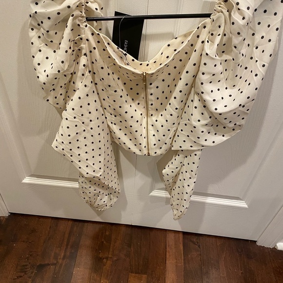 Fashion Nova Girls Top. - Picture 3 of 4